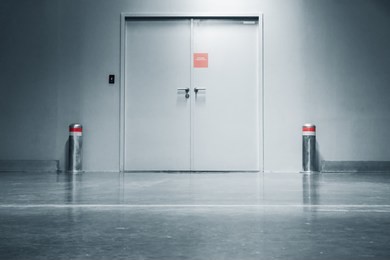 淄博消防器材:鋼質(zhì)防火門出現(xiàn)了裂痕怎么辦？我來教你